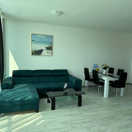 Spacious And Cozy Apartment In Complex Del Sol Primorsko Esterno foto