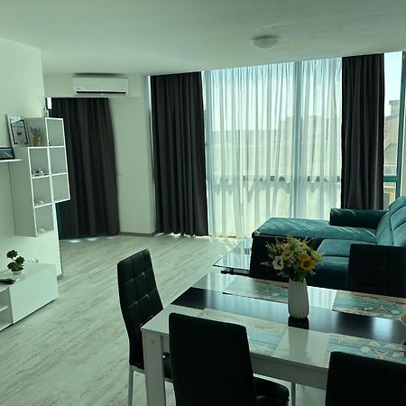 Spacious And Cozy Apartment In Complex Del Sol Primorsko Esterno foto