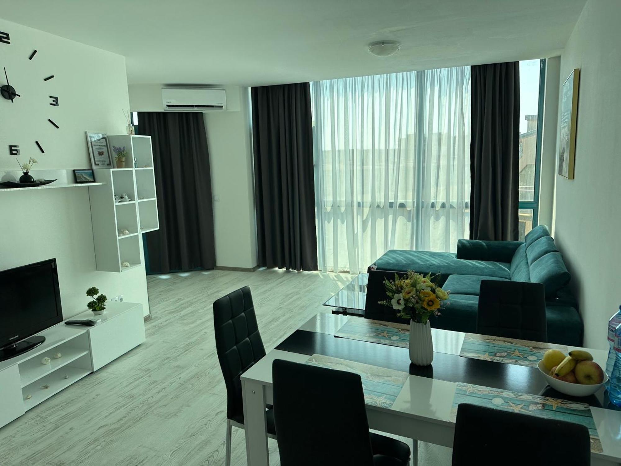 Spacious And Cozy Apartment In Complex Del Sol Primorsko Esterno foto