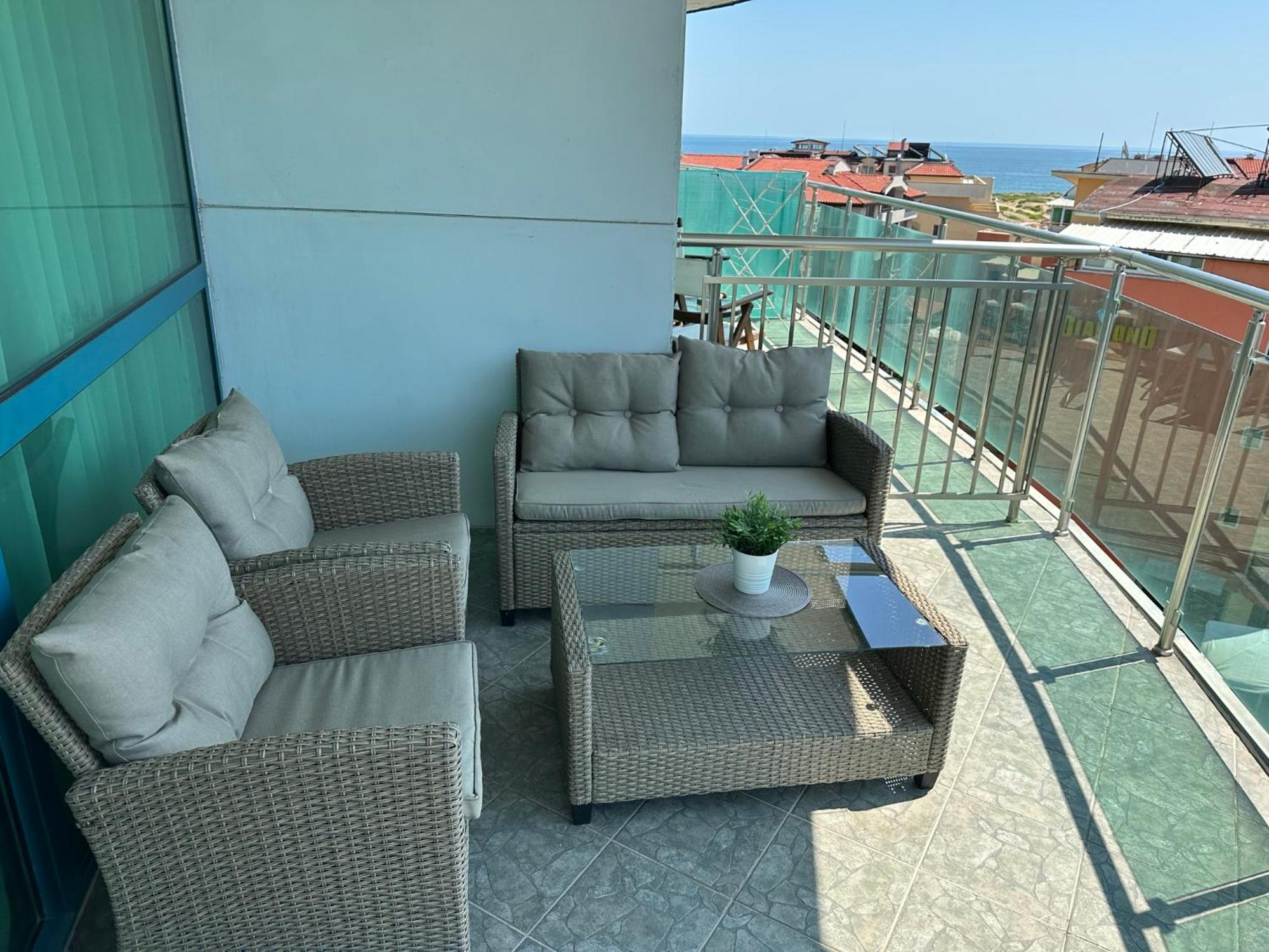 Spacious And Cozy Apartment In Complex Del Sol Primorsko Esterno foto